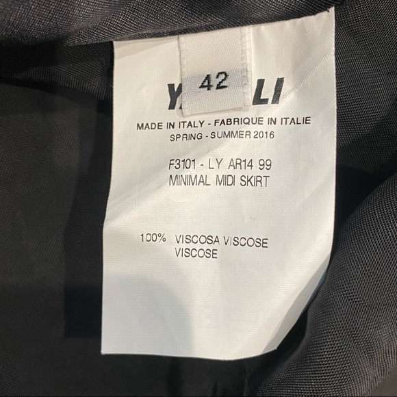 Yang Li minimal midi skirt Like new condition no signs of wear Size 42 - Picture 4 of 4